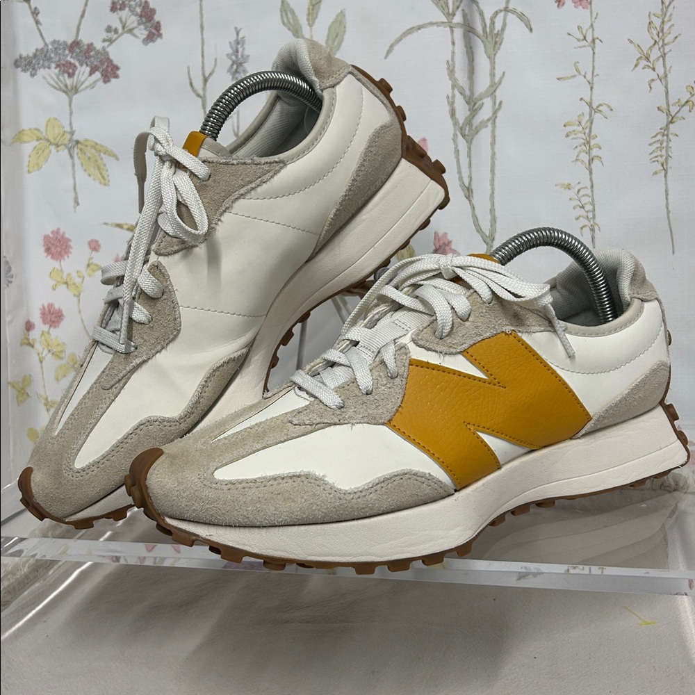 New Balance 327